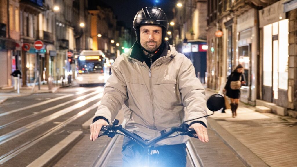 Un moyen d'établir une action de RSE dans le domaine audiovisuel : voyager à vélo