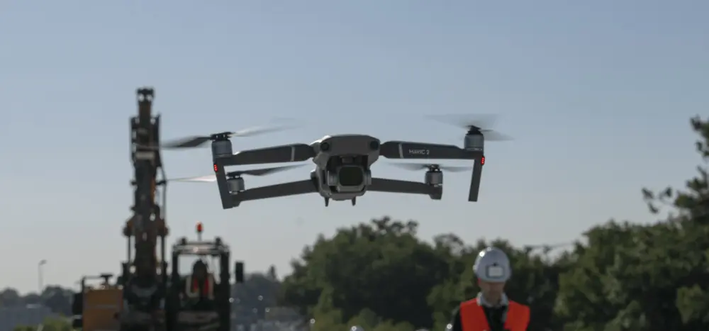 Drone Moter sur rocade par Libellule Productions, agence audiovisuelle à Bordeaux et Paris